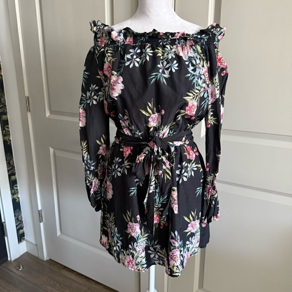 Intermix Black Long Sleeve Off The Shoulder Mini Dress in Floral Print Size M